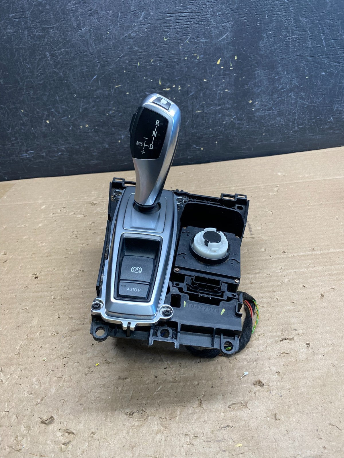 2007 to 2013 BMW X5 E70 Shift Shifter Selector Gear W/ Bezel AG8447 DG0