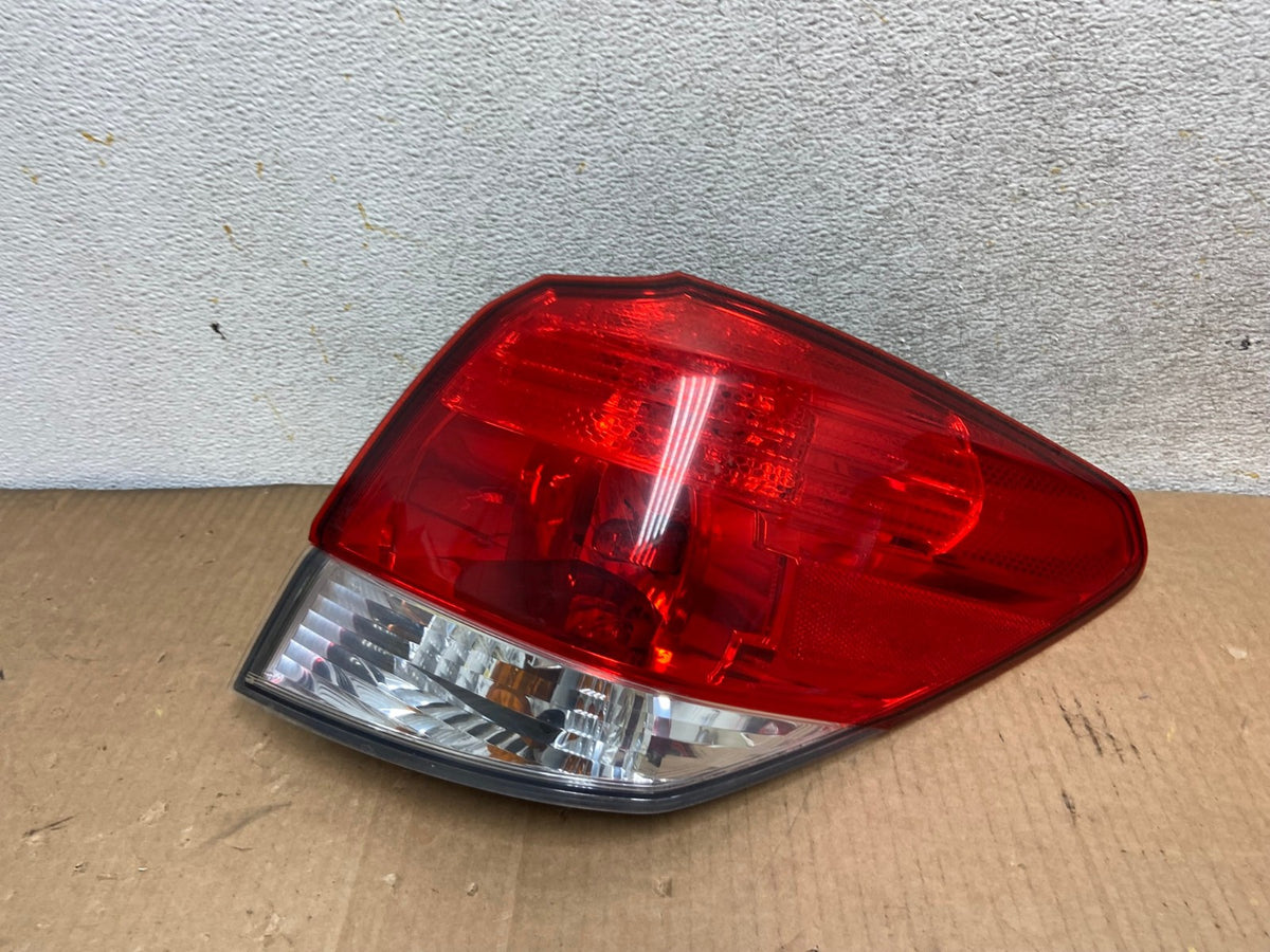 2010-2014 Subaru Outback Wagon Right Passenger Rh Side Tail Light AI8450 LK0