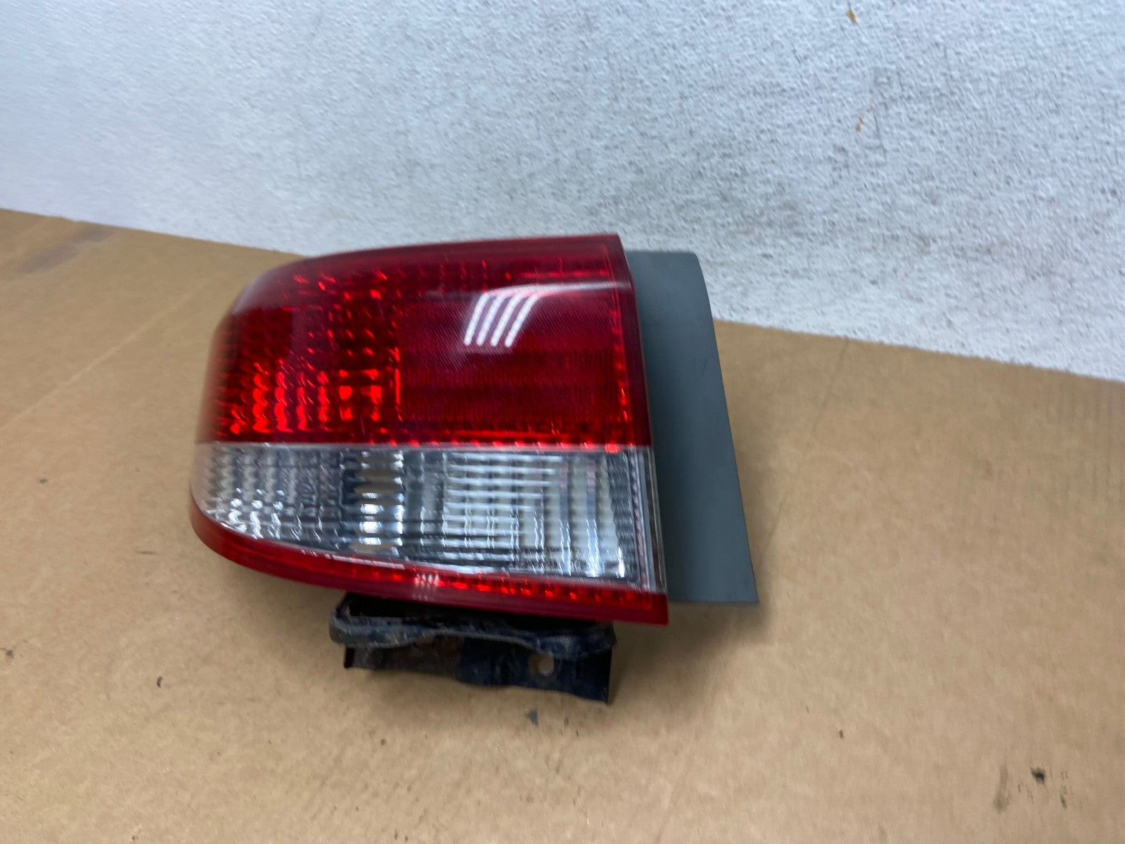 2003 to 2004 Honda Accord Sedan Left Driver Lh Side Tail light AE2929 LK1