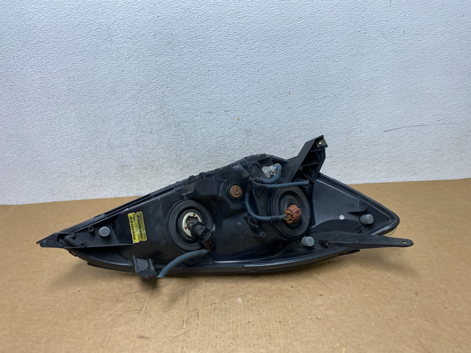 2004-2005 Toyota Sienna Left Driver LH Side Halogen Headlight DEPO AD6249 DW6