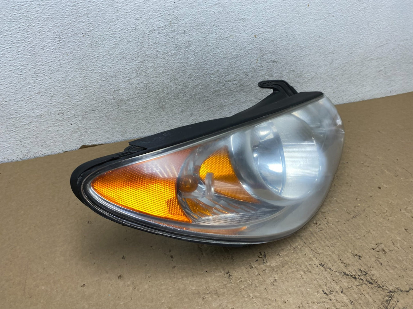 2007 2008 2009 2010 Hyundai Elantra Right Passenger Side Headlight TYC AF8209 DW2