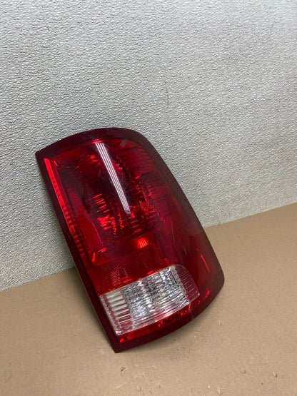 2010 to 2018 Dodge Ram 1500 Right Passenger RH Side Tail Light Oem AB4985 LK2