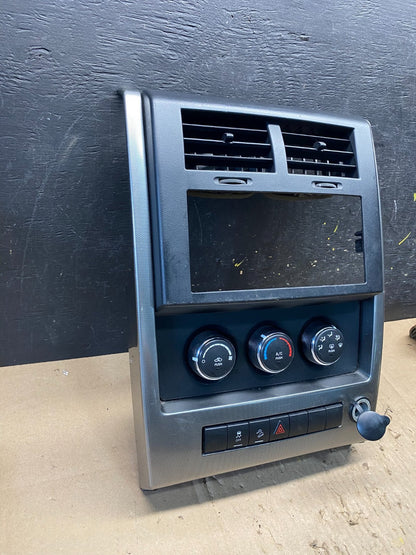 2008 to 2012 Jeep Liberty Dash Climate Temperature Control Radio Bezel R9018 DG1
