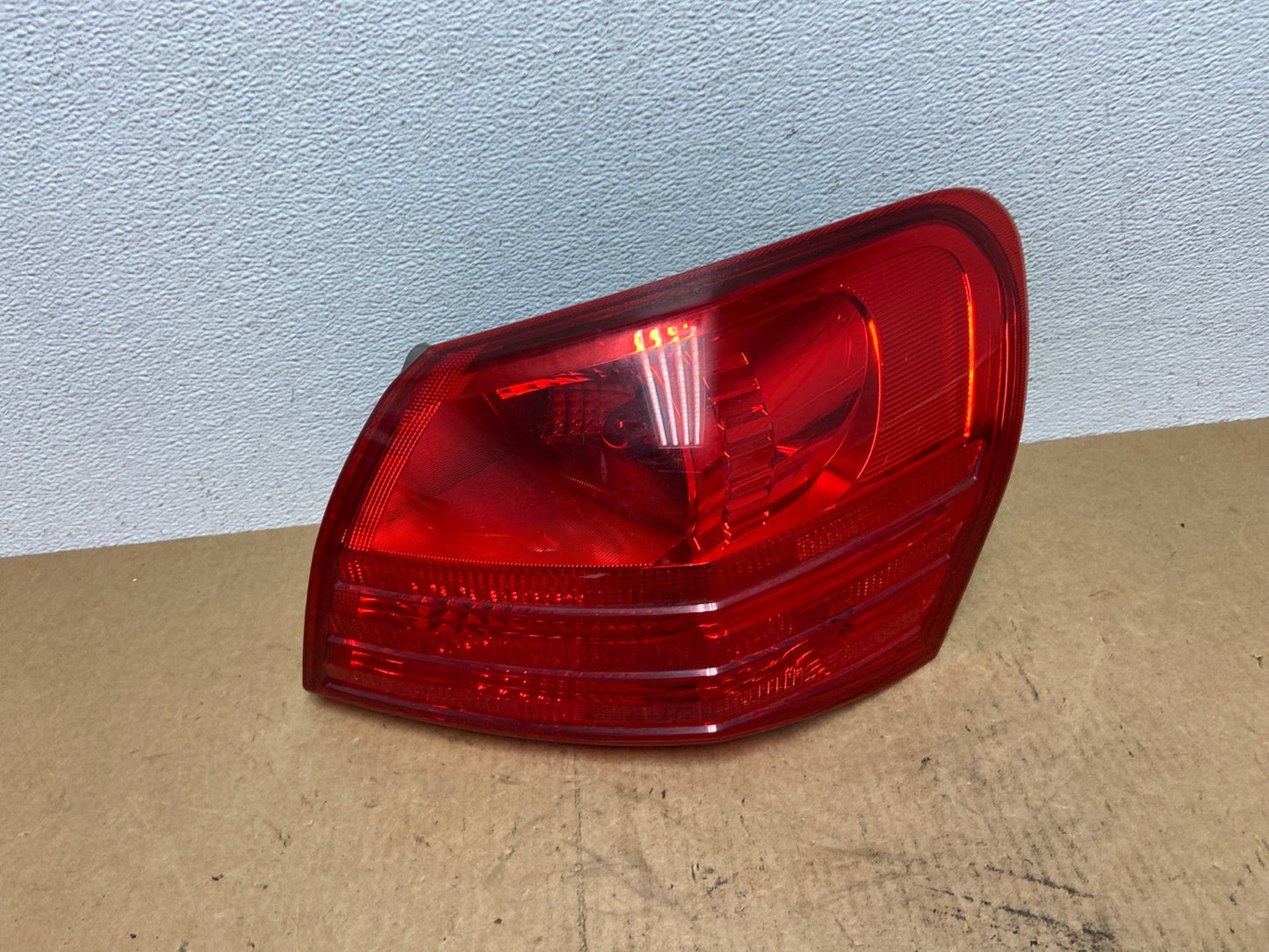 2008 to 2015 Nissan Rogue Right Passenger Rh Side Tail Light Oem AC3077 LK0