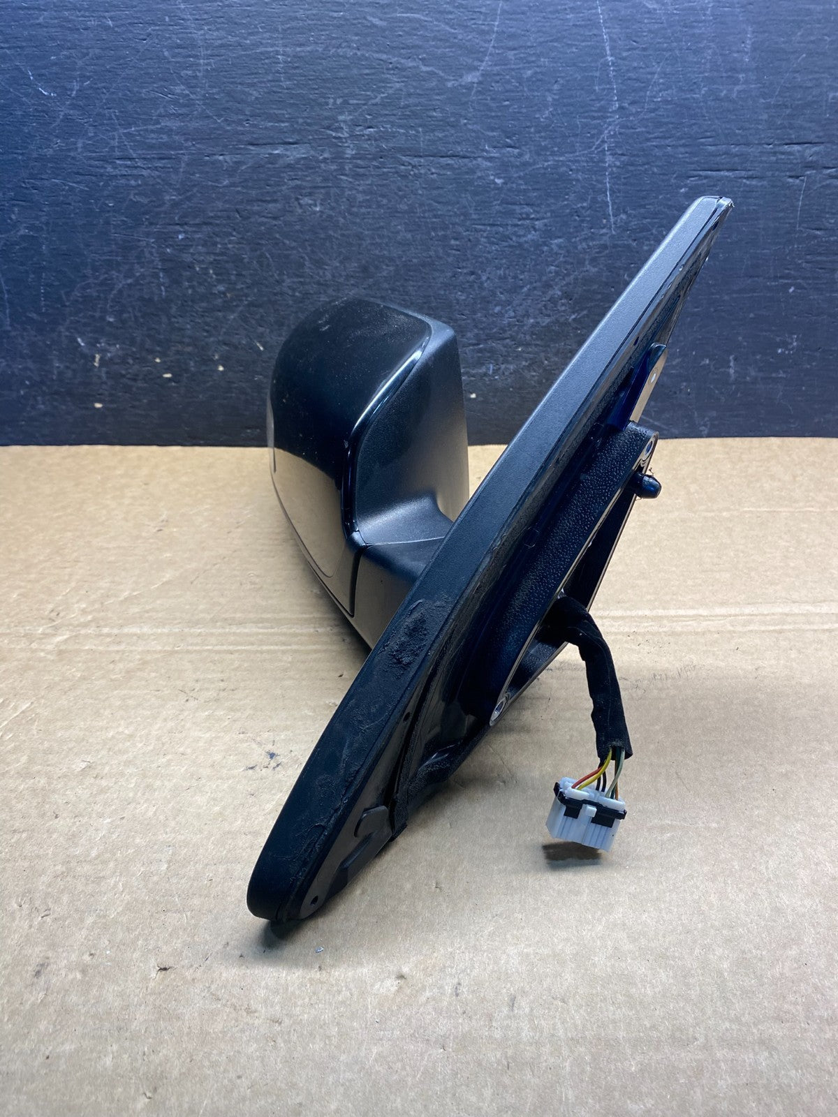 2011 to 2015 Kia Sorento Right Passenger Door Mirror Turn Signal AF8853 DG2