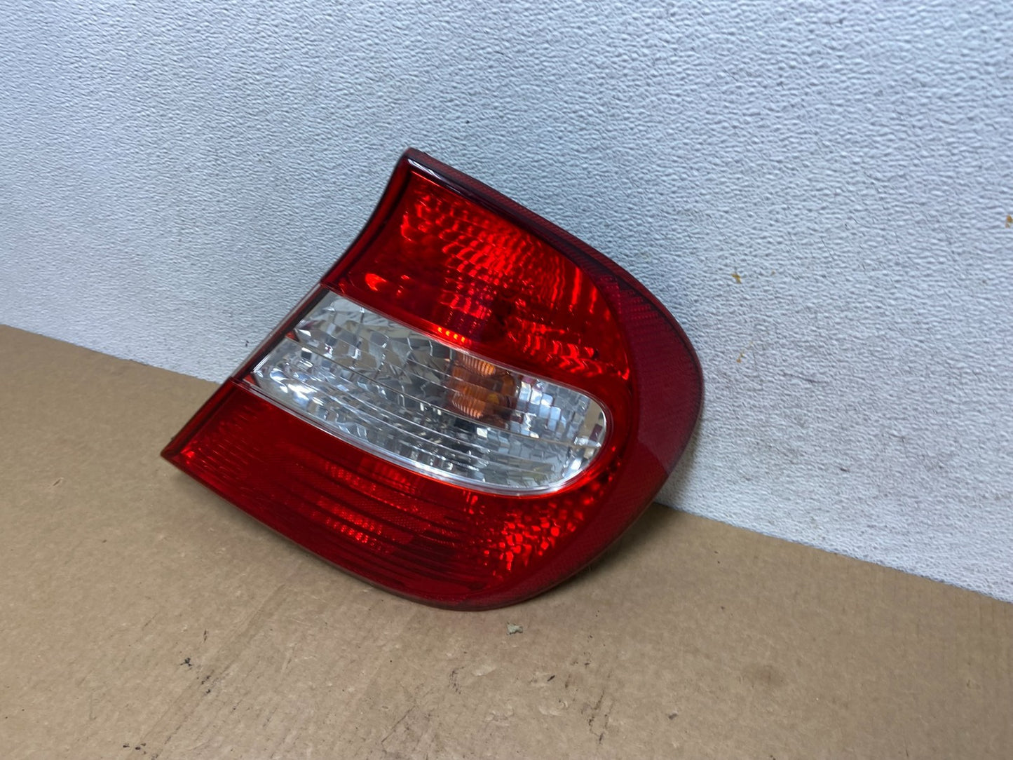 2002 2003 2004 Toyota Camry Tail Light Right Passenger Rh Side AF9642 DW1