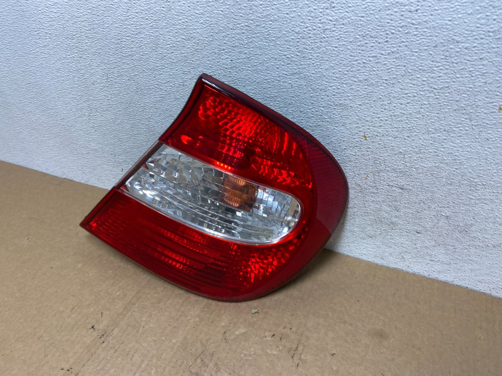 2002 2003 2004 Toyota Camry Tail Light Right Passenger Rh Side AF9642 DW1