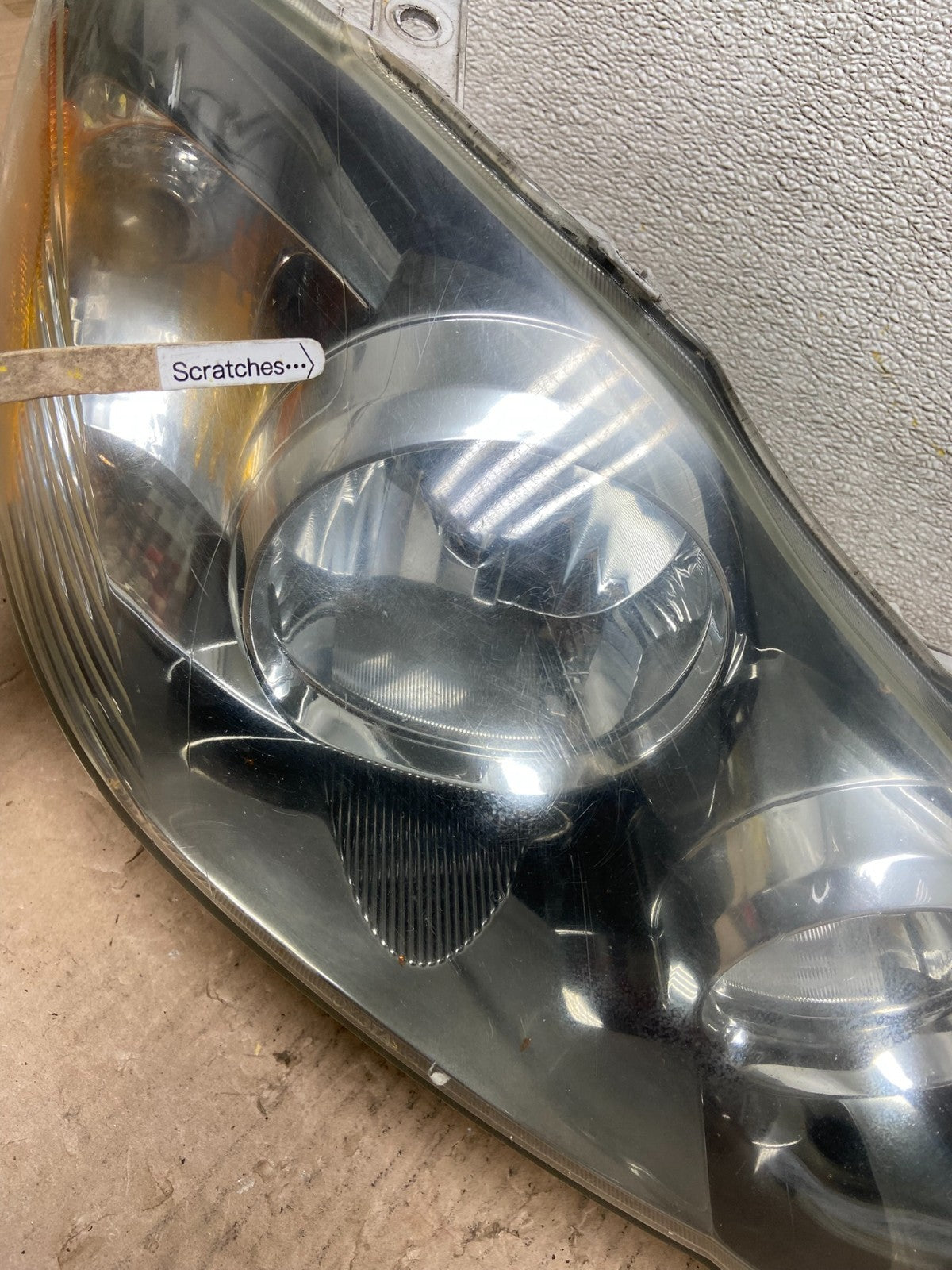 2005 to 2008 Toyota Corolla Right Passenger RH side Headlight Oem AB6028 DW3