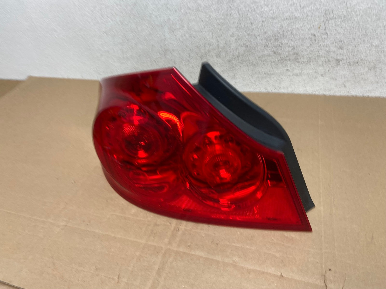 2007 to 2013 Infiniti G35 G37 Sedan Left Driver LH Side Tail Light AE4923 LK1