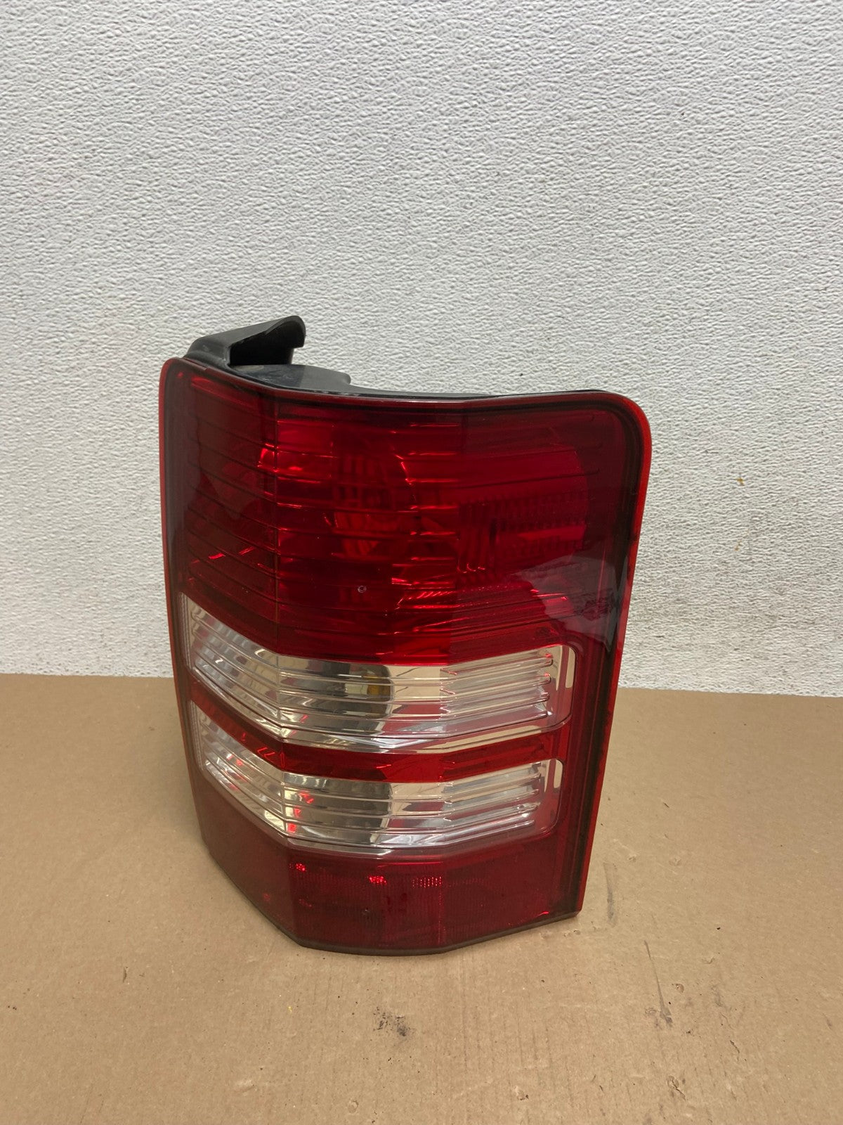 2008 to 2012 Jeep Liberty Right Passenger RH Side Tail Light AE7170 LK0
