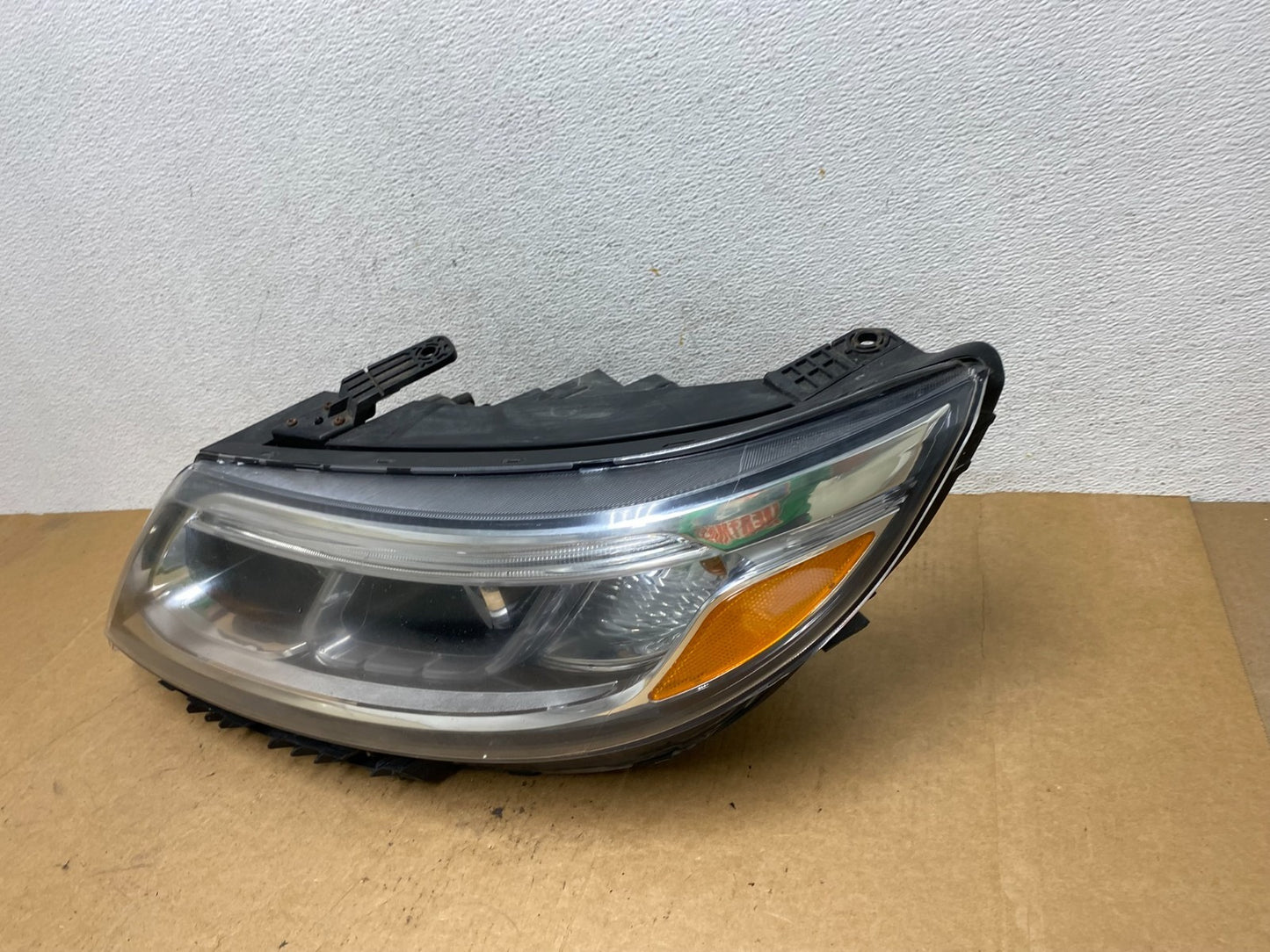 2014 to 2015 Kia Sorento Left Driver LH Side Headlight Halogen AE3232 DW1