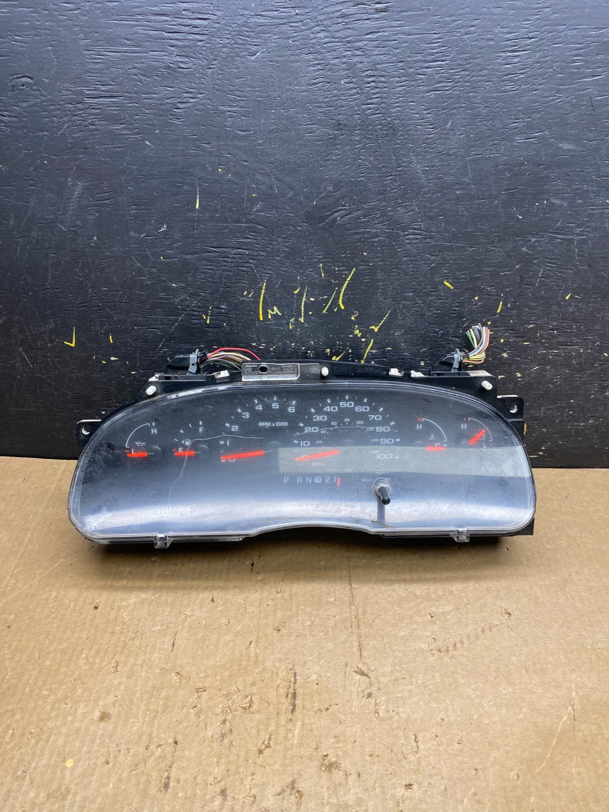 2006 Ford E350 Gauge Speedometer Cluster OEM z4385 DG0