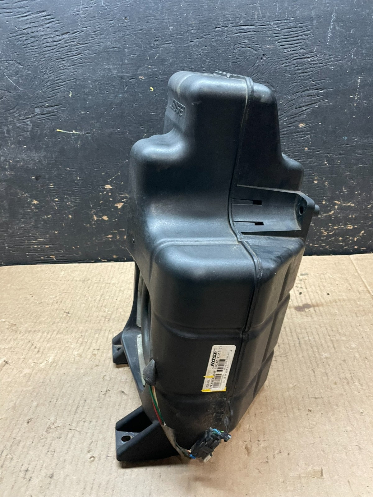 2007 - 2009 Cadillac SRX Subwoofer Bose Speaker OEM Y9553 DG3