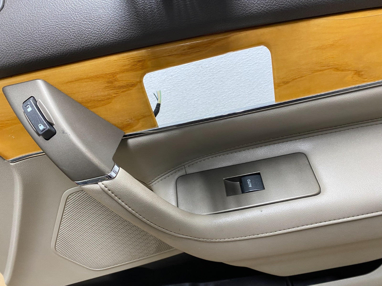 2011-2015 Lincoln MKX Front Right Passenger Side Panel Door Trim AF4970 DW3