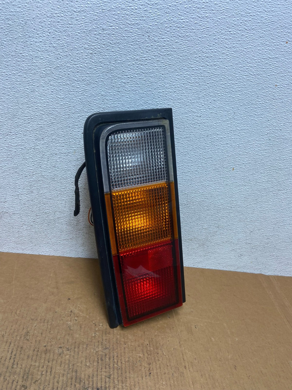 2003 to 2004 Hummer H2 Left Driver LH Side Tail Light AE0251 LK2
