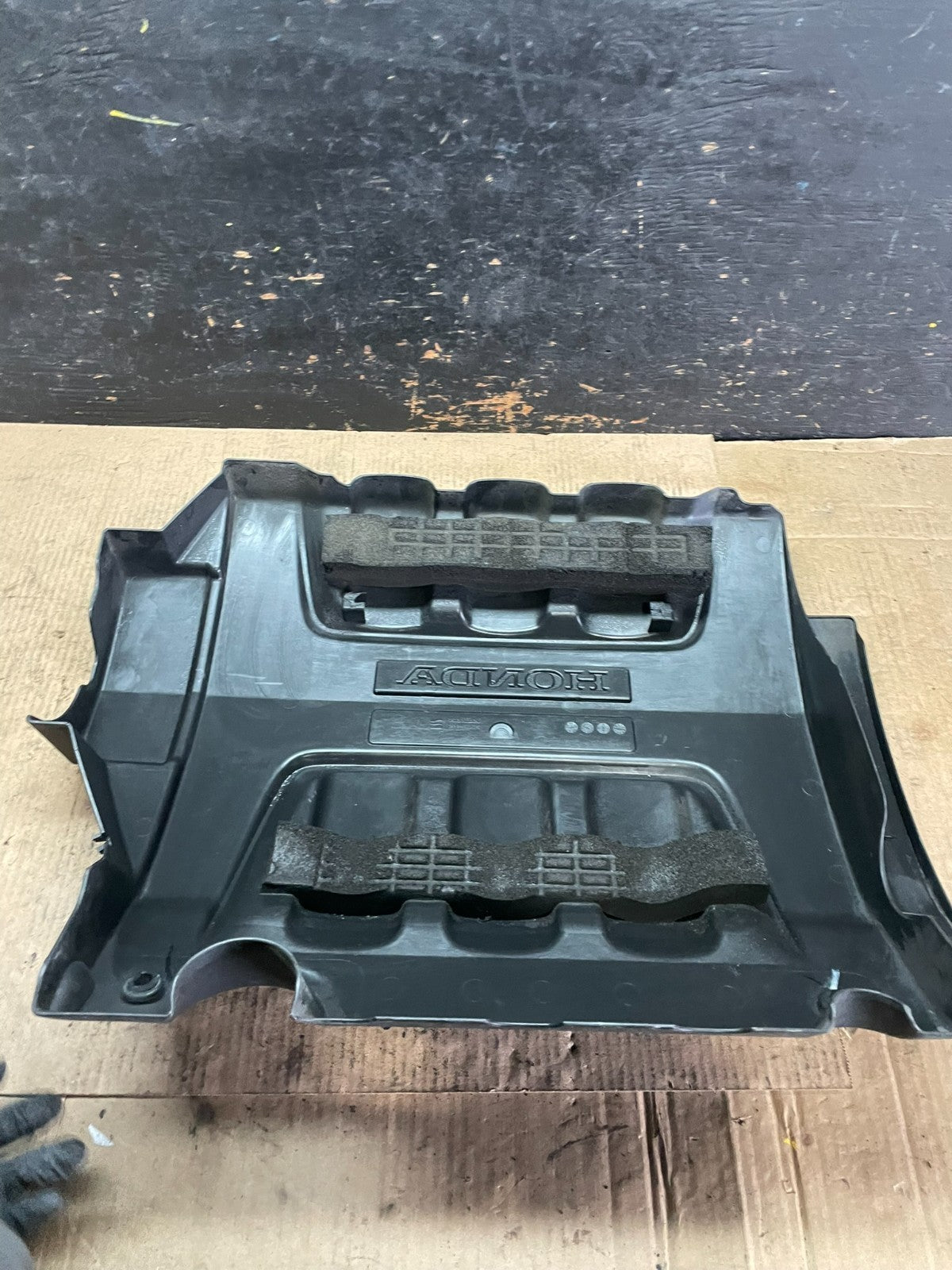 2005 to 2007 Honda Odyssey Black Engine Cover OEM T0275 DG5