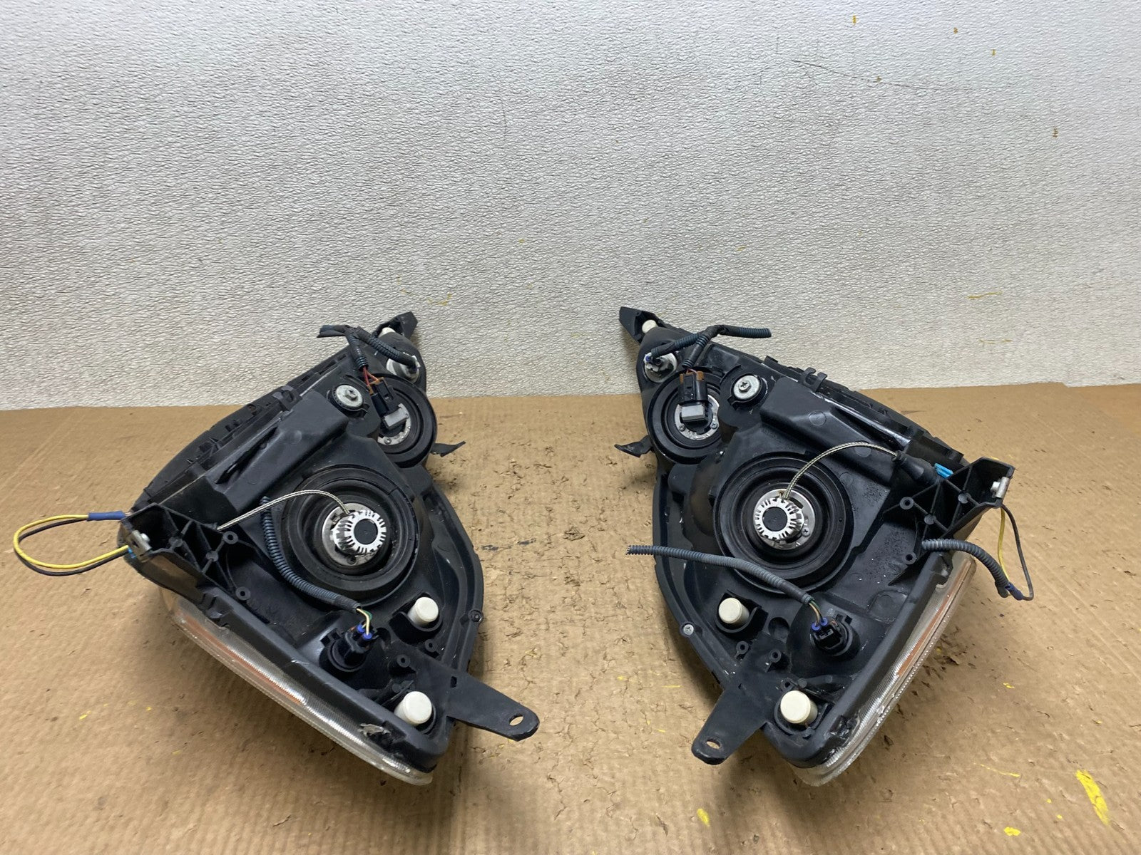 2006 to 2010 Toyota Sienna Left+Right Side Set Headlights Halogen W8331 DW15
