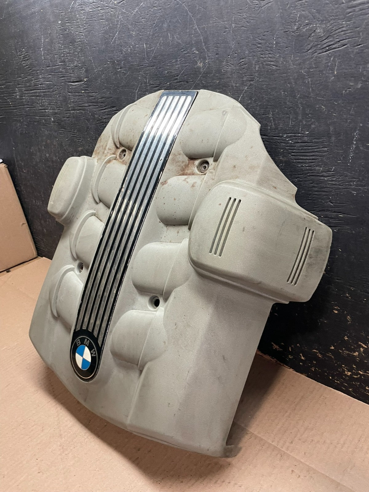 2002 - 2005 BMW E65 E66 745i 745LI Plastic Engine Cover Shield OEM z8325 DG2