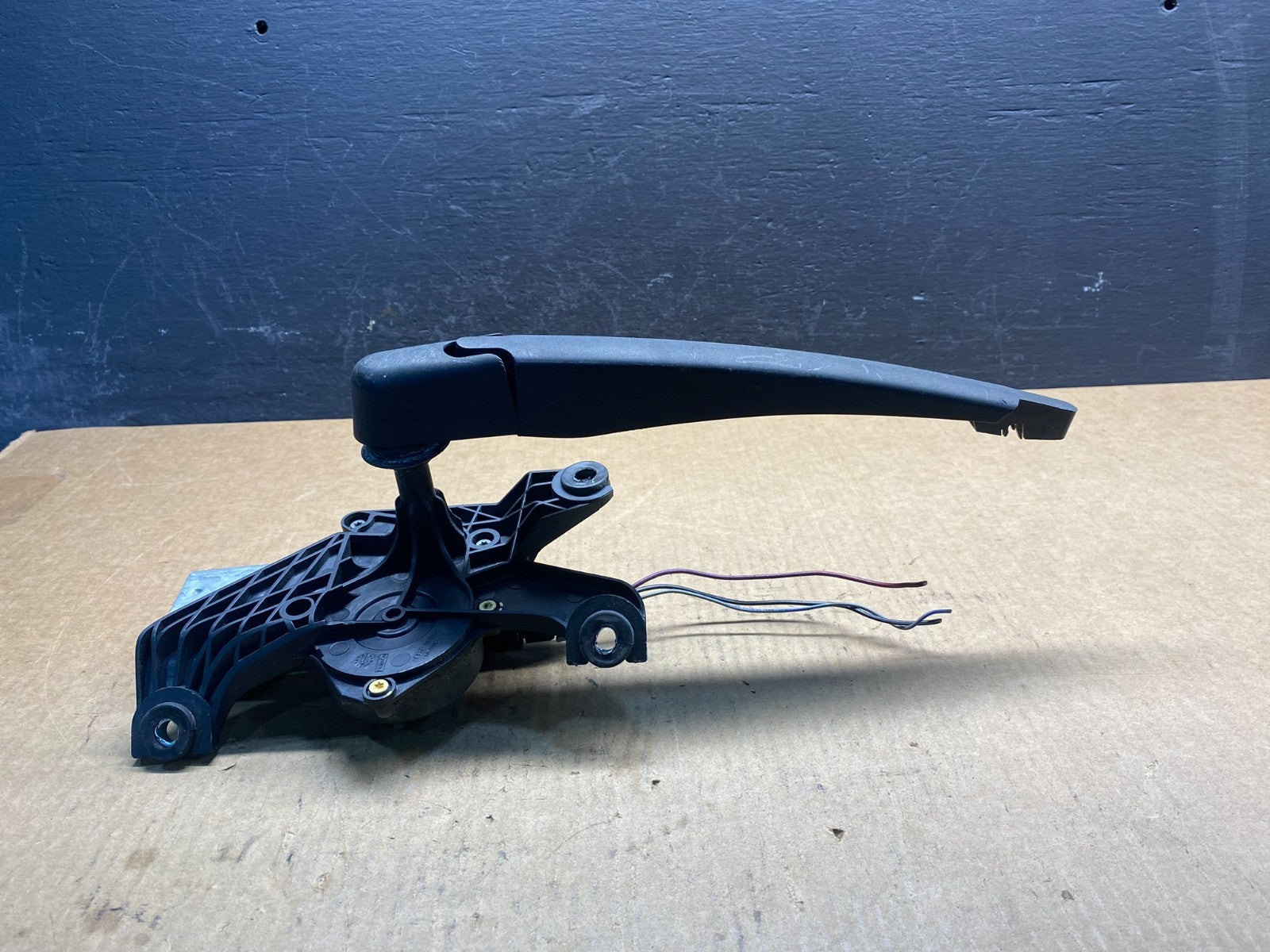 2011 to 2014 Ford Edge Licnoln MKX Rear Windshield Wiper Motor ac6978 DG1