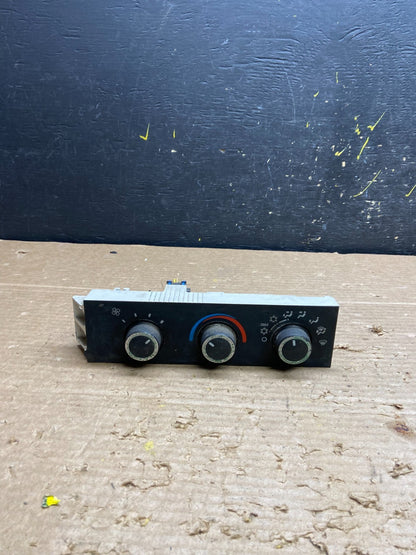 2008-2010 Chevrolet Express 1500 2500 3500 Climate Control Panel W2075 DG0