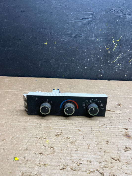 2008-2010 Chevrolet Express 1500 2500 3500 Climate Control Panel W2075 DG0