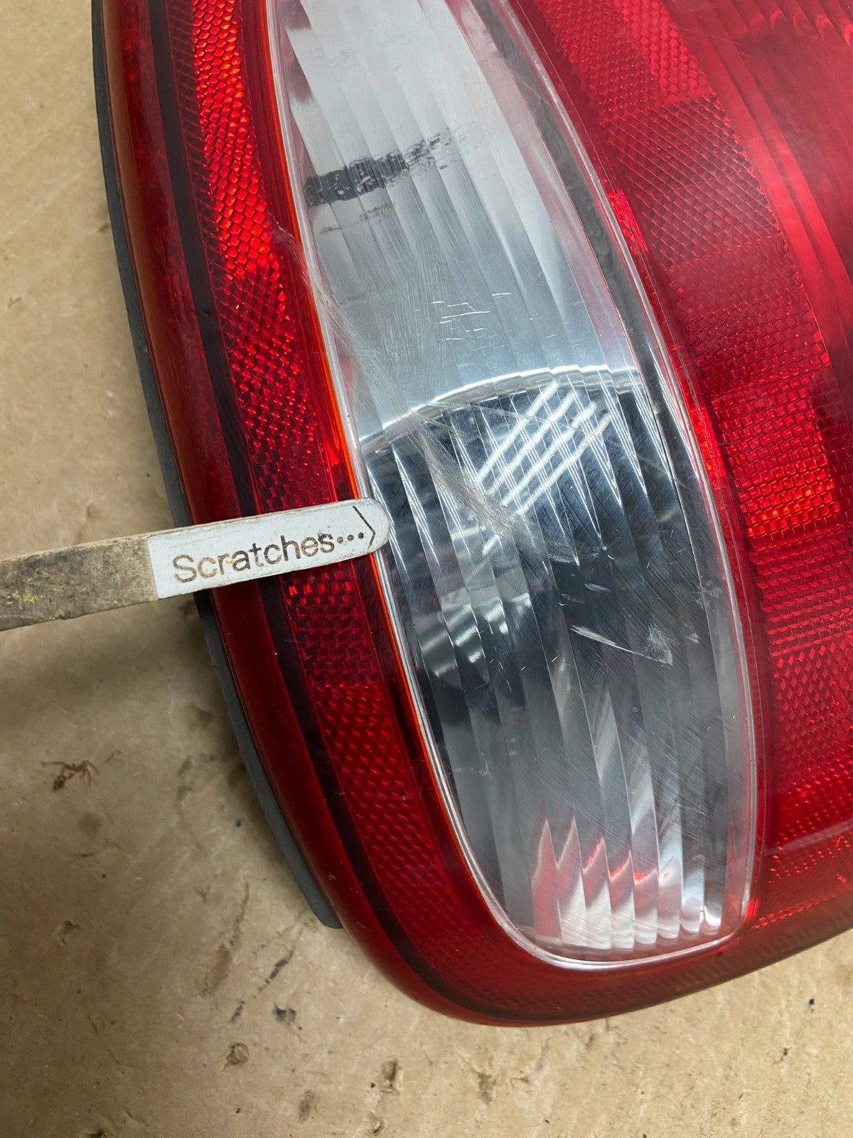 2004 - 2007 Dodge Grand Caravan Right Passenger Side Tail Light AG1165 LK3