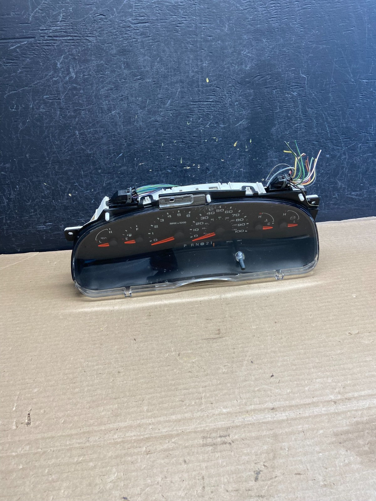 2004 to 2008 Ford E150 E250 Gauge Speedometer Cluster AH1438 DG0