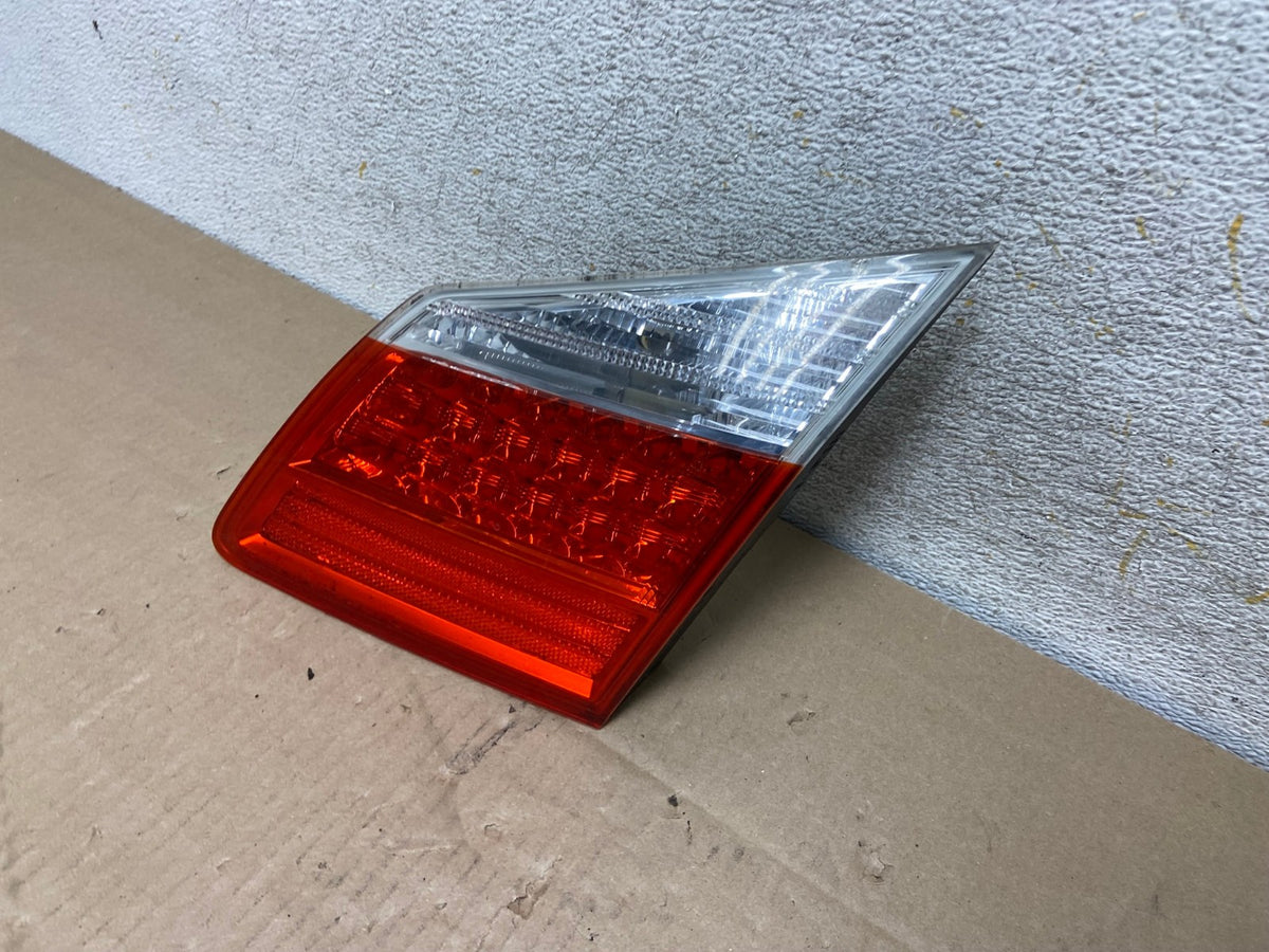 2009-2011 Hyundai Genesis Sedan Right Passenger Inner Tail Light AI2185 LK1