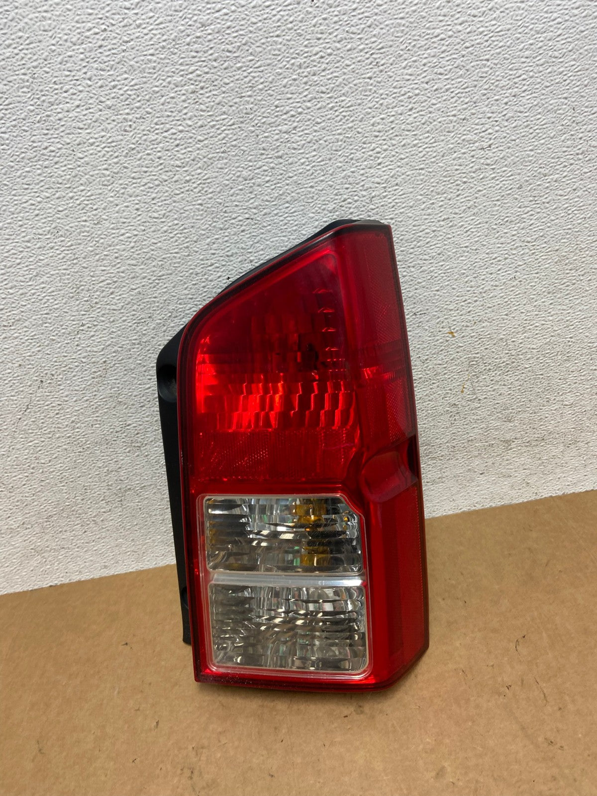 2005 to 2012 Nissan Pathfinder Right Passenger RH Side Tail Light AE3128 LK0