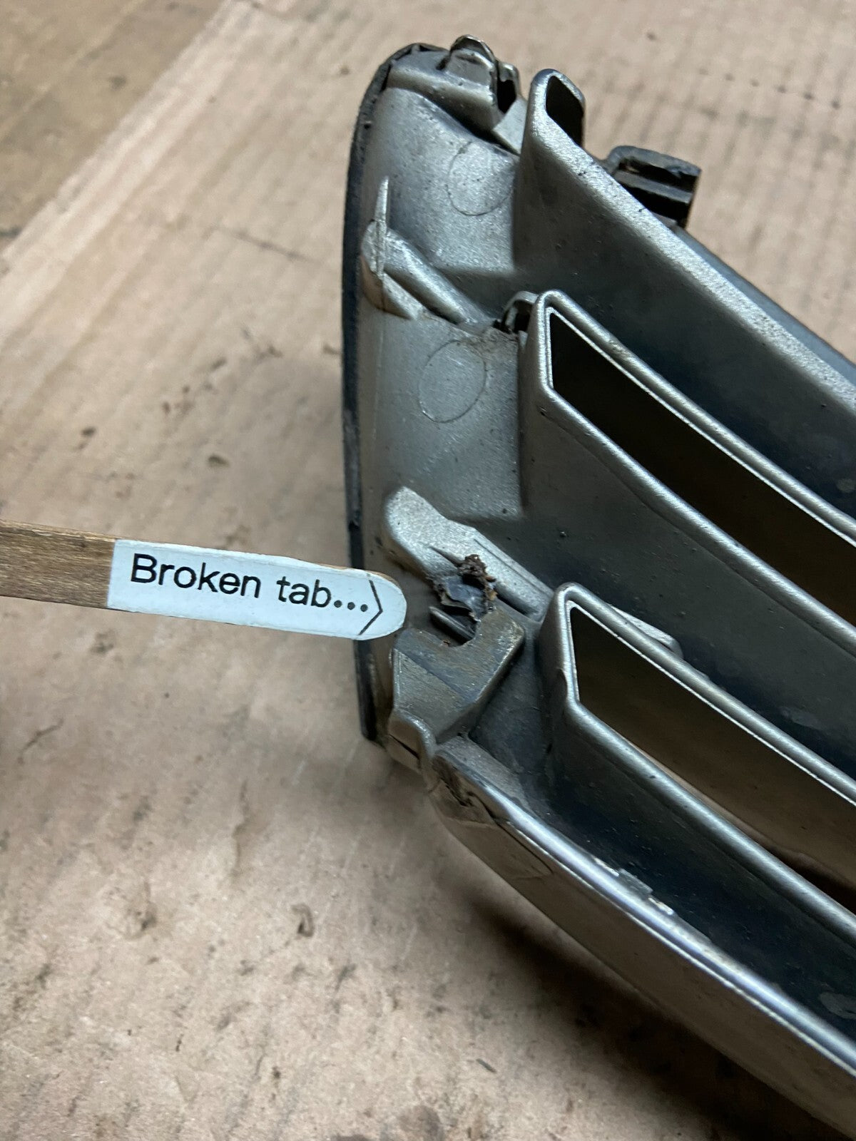 2004 Lexus ES330 Front Upper Grill Grille E4721 OEM DG16