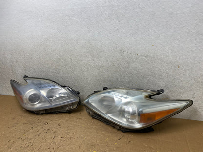 2010 - 2011 Toyota Prius Left+Right Blue Halogen Headlights V8299 DW1