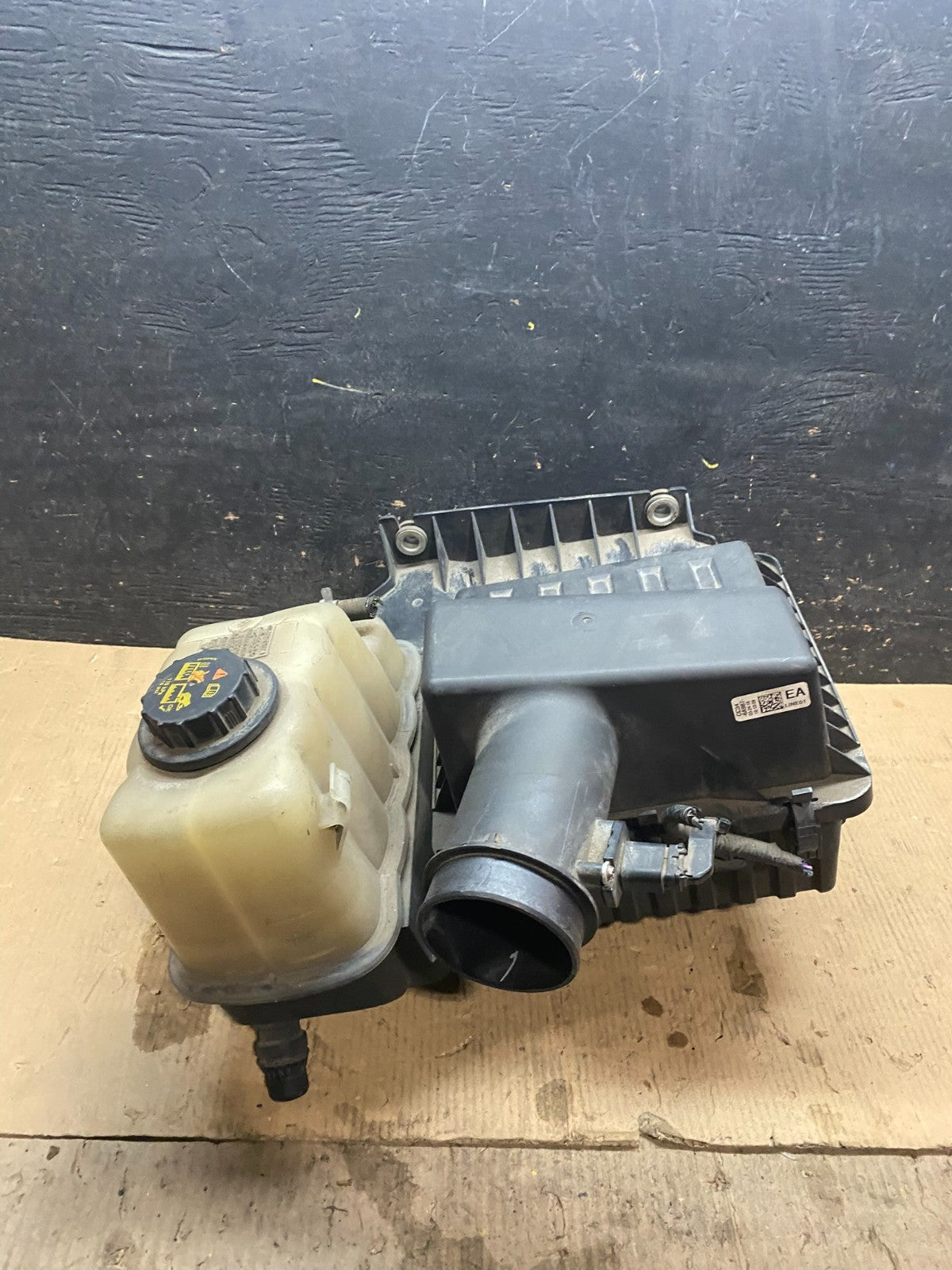 2011-2016 Ford F250 F350 Engine Coolant Reservoir Tank Air Cleaner Box X3175  DG2