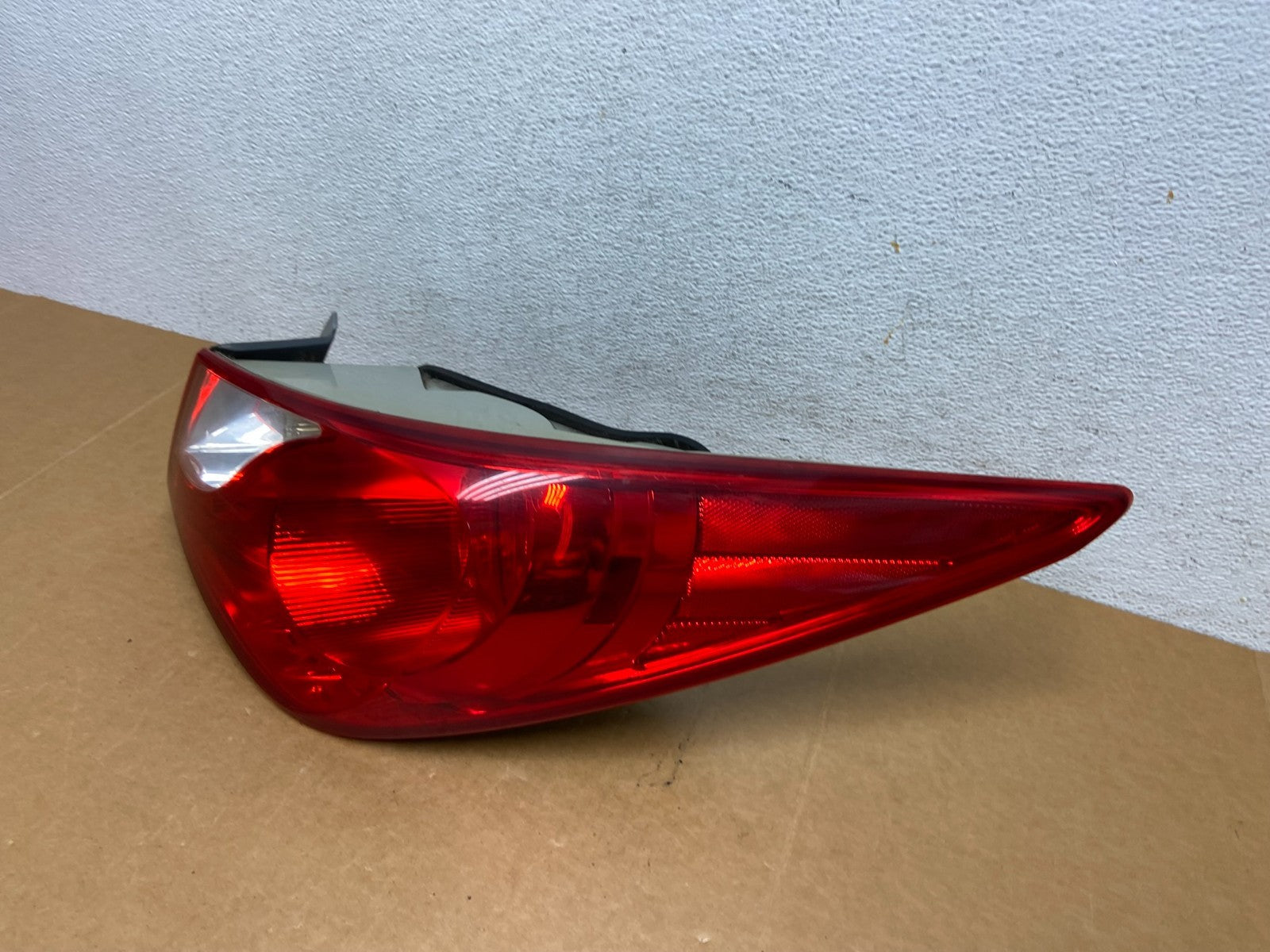 2011 2012 2013 Hyundai Sonata Right Passenger RH Tail Light AD8910 DW1