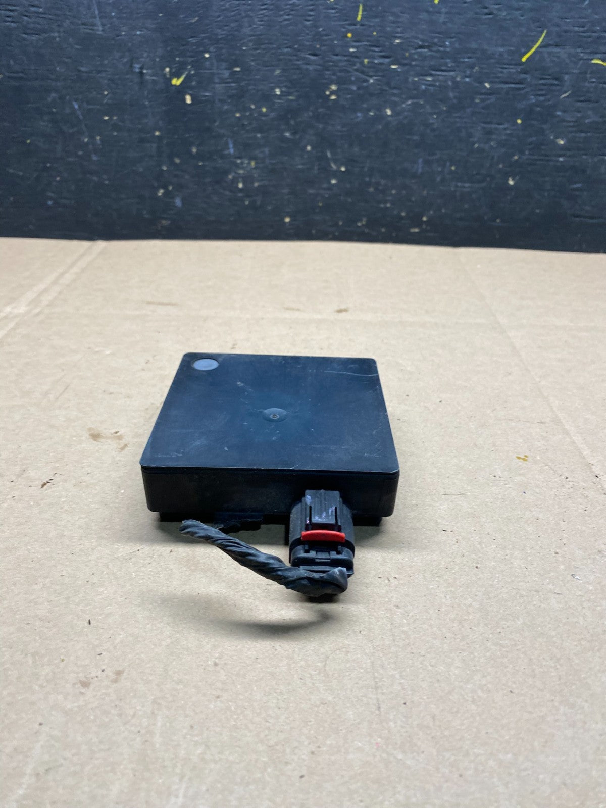 2013 to 2018 Ford Lincoln Rear Radar Blind Spot Module r8716 DG1