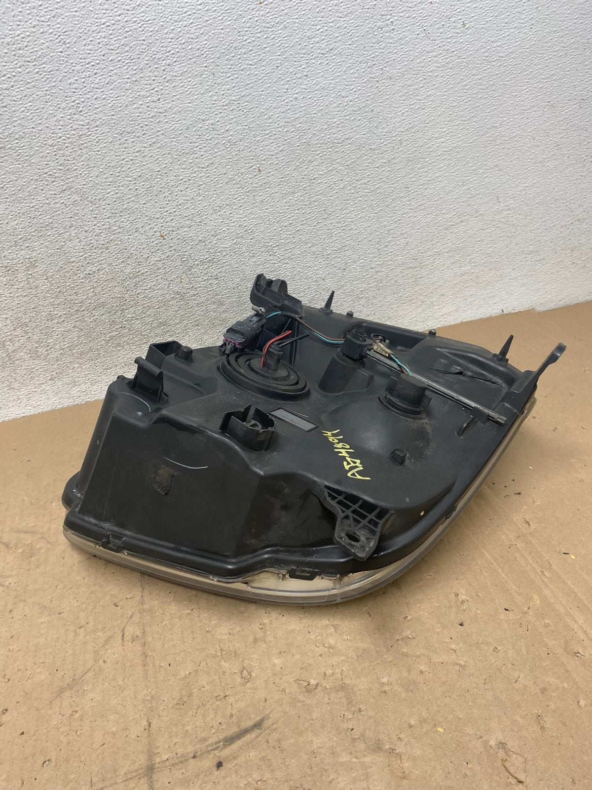 2007-2014 GMC Yukon Halogen Headlight Left Driver LH Side AG4894 DW8