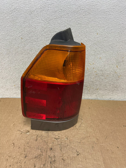 2002 to 2009 Gmc Envoy Left Driver Lh Side Tail Light AI9306 LK0