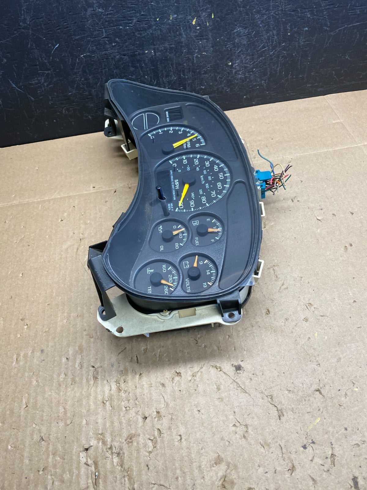 2002 GMC Yukon Speedometer Cluster Gauge AC6657 DG2
