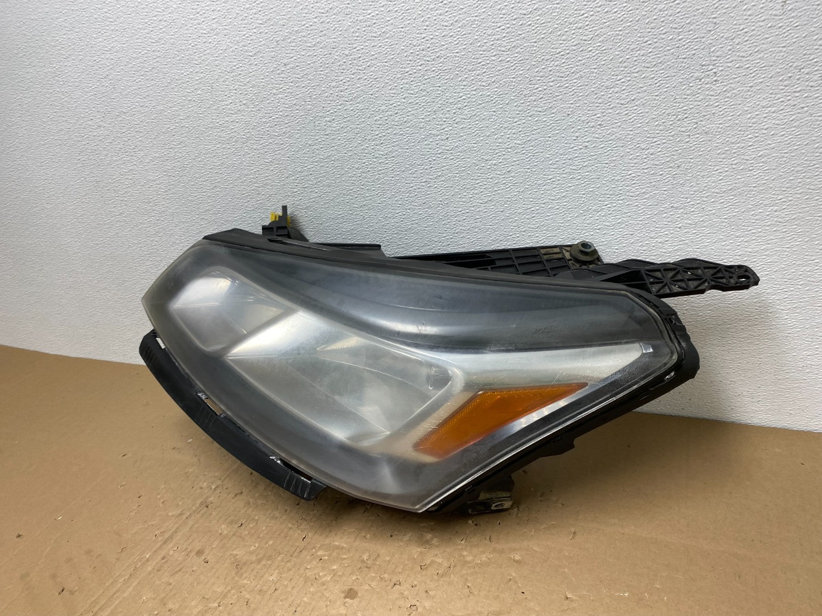 2013-2017 Chevrolet Traverse Left Driver LH Side Headlight Halogen OEM AB6952 DW1