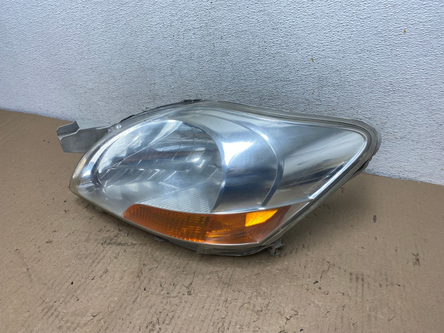 2007 2008 2009 Toyota Yaris Left Driver LH Halogen Headlight AF4240 LK1