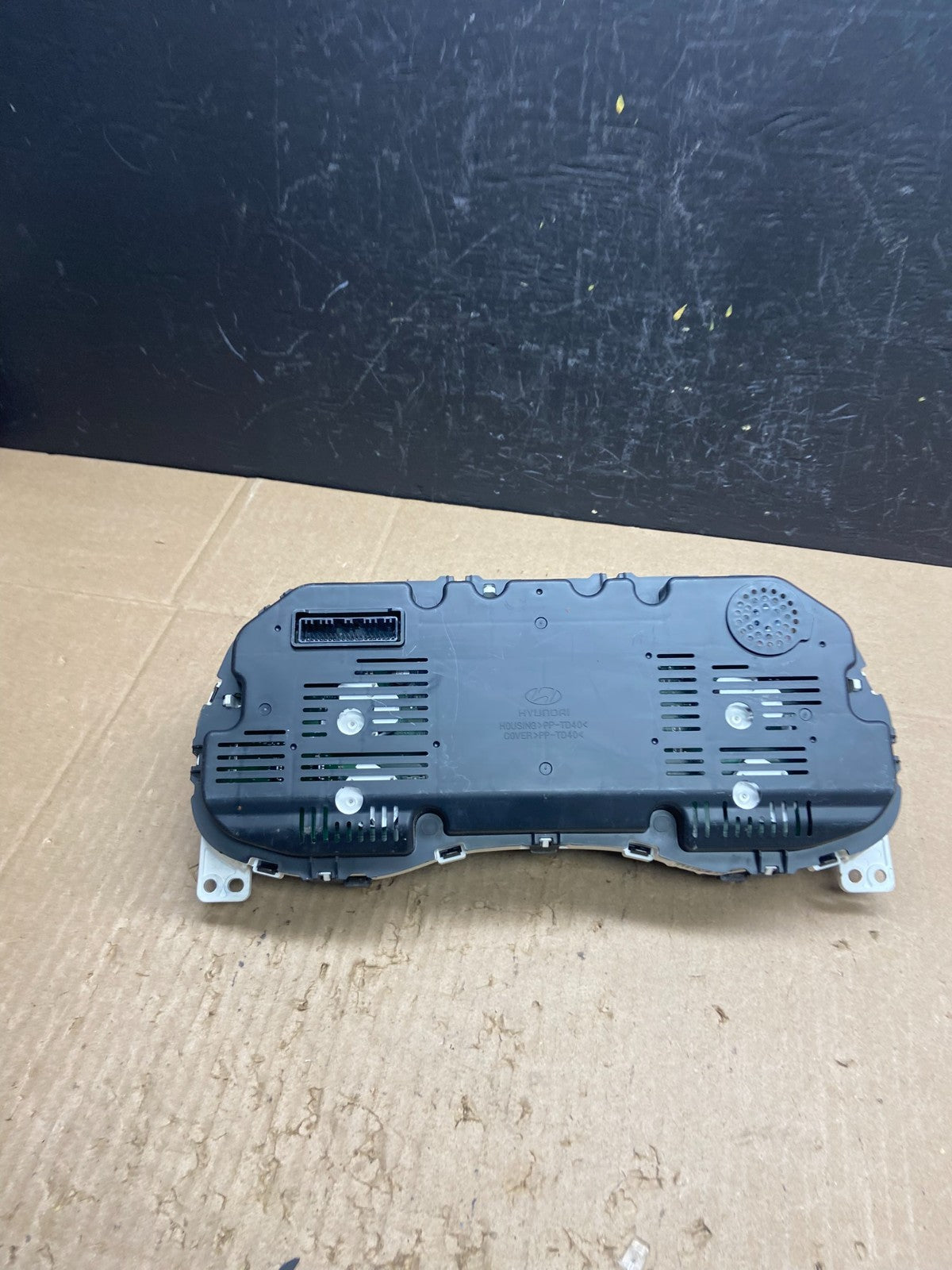 2016 to 2017 Hyundai Tucson Speedometer Cluster Gauge OEM AB9758 DG5
