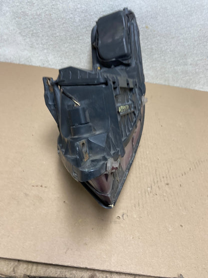 2005 to 2011 Lincoln Town Car Right Passenger Rh Side Headlight AB5017 DW8