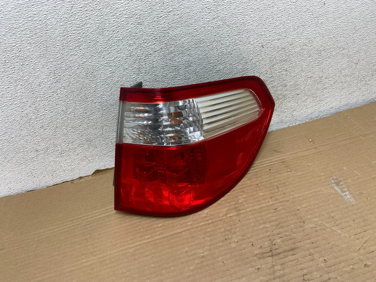 2005 2006 2007 Honda Odyssey Right Passenger RH Side Tail Light AG8970 DW0