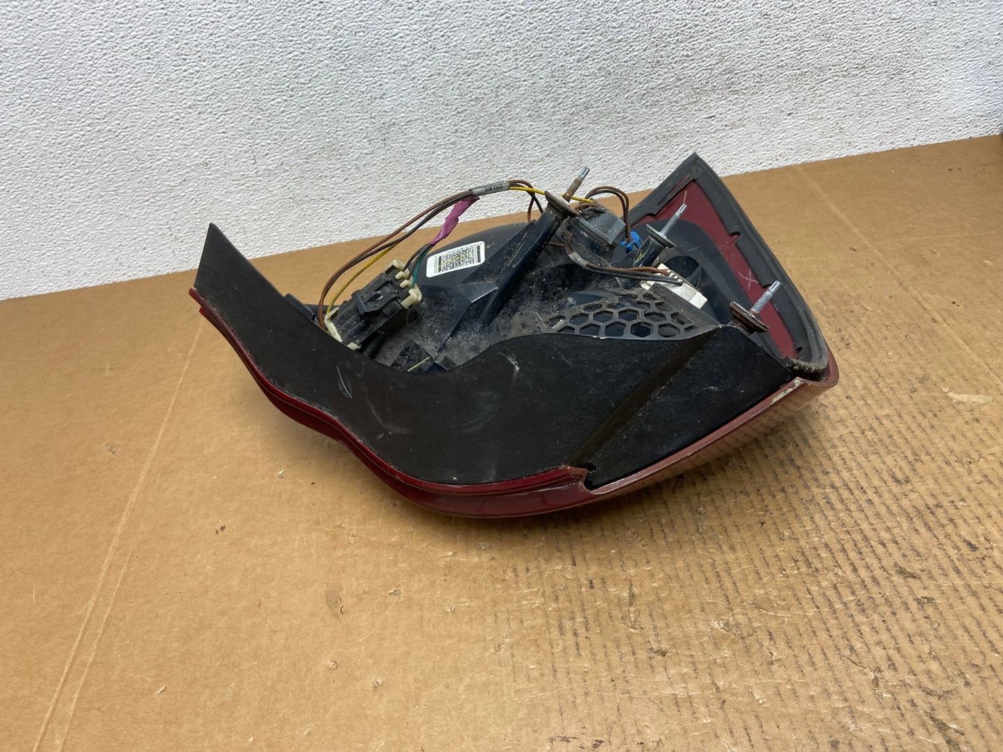 2004 to 2008 Pontiac Grand Prix Right Passenger RH Tail Light AE0255 LK4