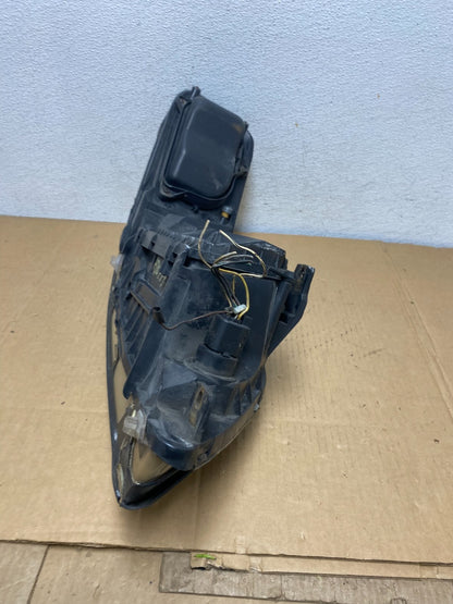 2005 to 2011 Lincoln Town Car Left Driver LH Side Headlight AD0779 DW8