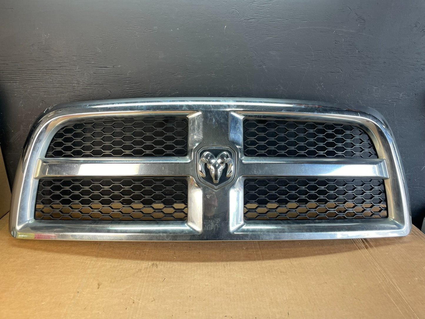 2013 to 2018 Dodge Ram 1500 Front Bumper Grille Grill AE8399 DW0