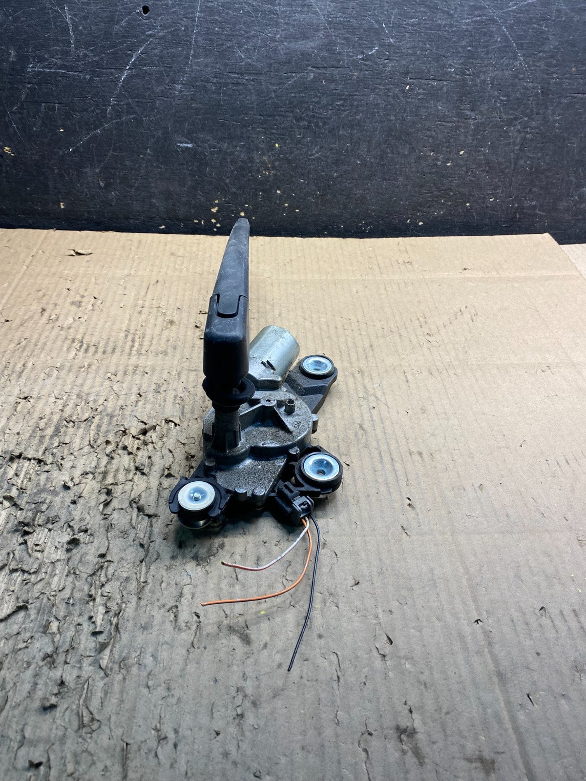 2004 to 2009 Mazda 3 Windshield Rear Wiper Motor y1207 DG4