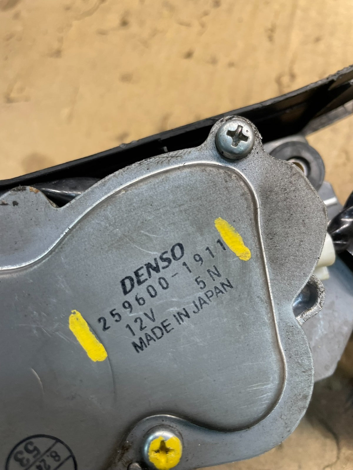 2004 to 2008 Mitsubishi Endeavor Rear Windshield Wiper Motor W7366 PS6