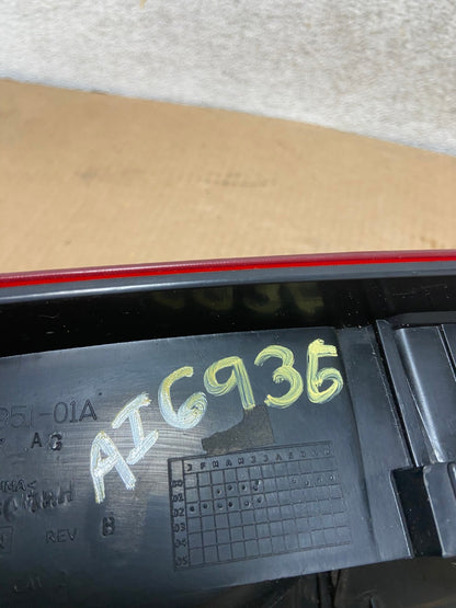 2002 to 2006 Dodge Ram 1500 Left Driver side Tail Light AI6936 LK6