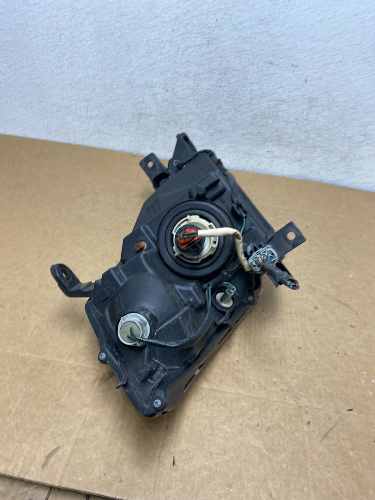 2003 to 2007 Nissan Murano Headlight Halogen Left Driver LH AD6070 DW8