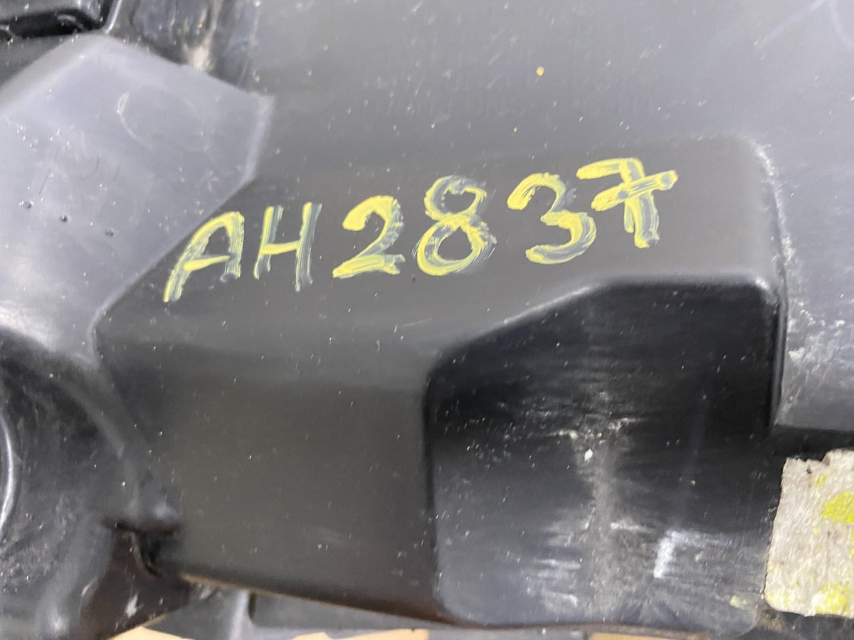 2015-2017 Hyundai Sonata Right Passenger RH Side Halogen Headlight AH2837 DW10